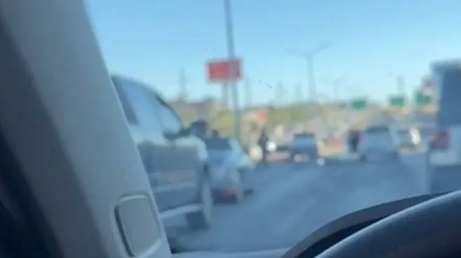 Choques consecutivos en el Periférico de la Juventud provocan caos vial y dejan un motociclista lesionado