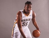 Pelicans’ Kevon Looney expected to be sidelined 2-3 weeks with a left knee injury