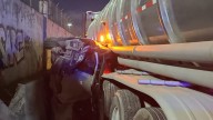 Accidente en Iztapalapa Hoy: Pipa Aplasta Auto contra Muro de Contención sobre Calzada Zaragoza