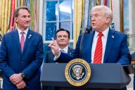 Trump anuncia acuerdo con AstraZeneca para reducir precios de medicamentos en EEUU