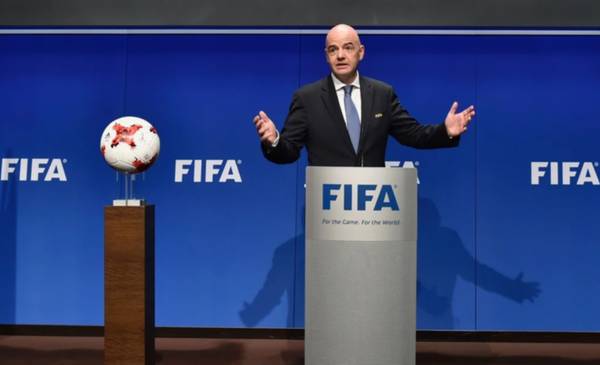 Gianni Infantino prometió llevar un Mundial a Bolivia
