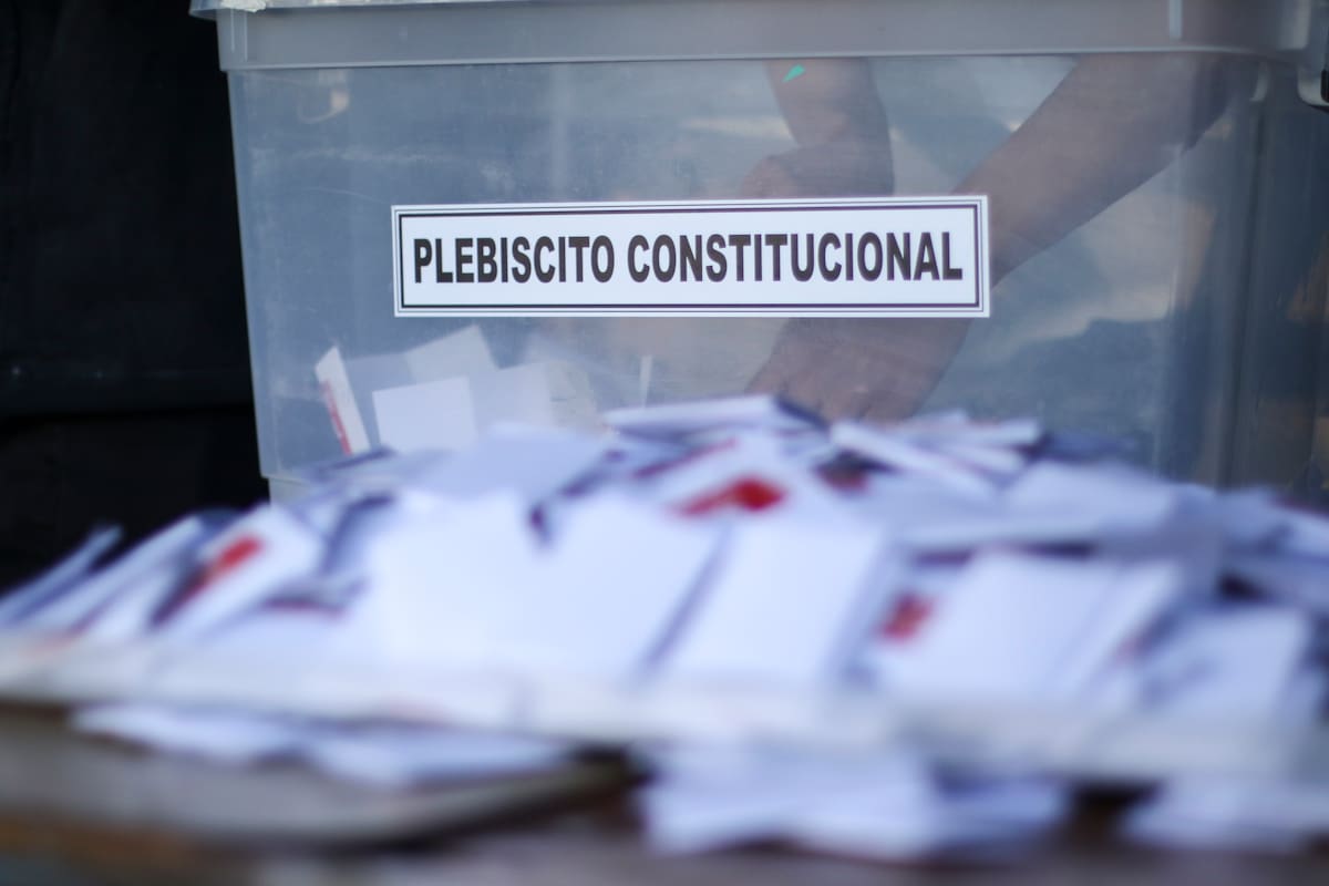 Confirman millonaria multa a cadena de comida rápida por no respetar feriado legal por plebiscito constitucional
