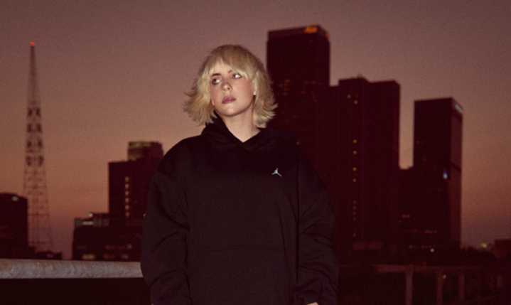 Billie Eilish sufre agresión de un fan durante su concierto en Miami; seguridad interviene de inmediato