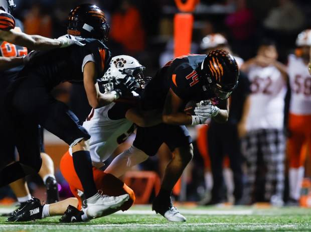 Woodside overcomes halftime deficit, beats HMB to stay unbeaten
