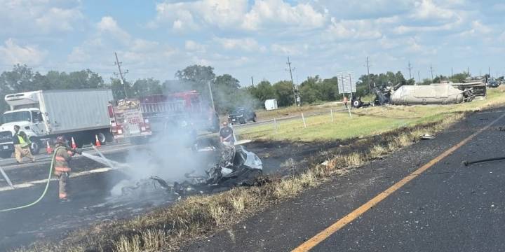 Two killed in fiery head-on collision involving 18-wheeler, wrong-way driver on Highway 6 near Riesel, Texas
