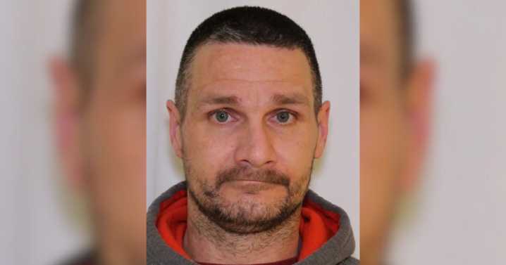 Anchorage police seek public help locating escaped inmate Richard Bernard