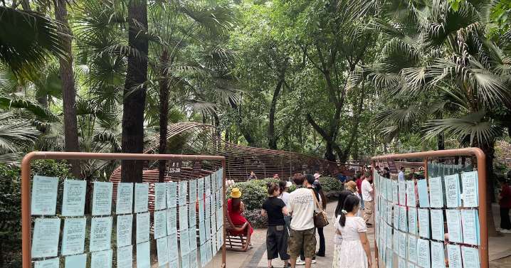 Sin Tinder ni aplicaciones: así se busca pareja (y matrimonio) en los parques de China