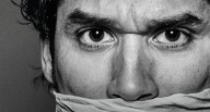 “Un Espejo”: la obra que desafía al poder y la censura llega al Teatro La Plaza