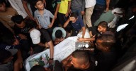 Nueve palestinos mueren tras ataque israelí a un autobús en Gaza, según la Defensa Civil