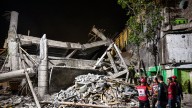 Indonesia: las autoridades estiman que al menos 91 personas están bajo los escombros de una escuela colapsada