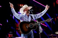 Country music icon cancels tour dates due to emergency surgery