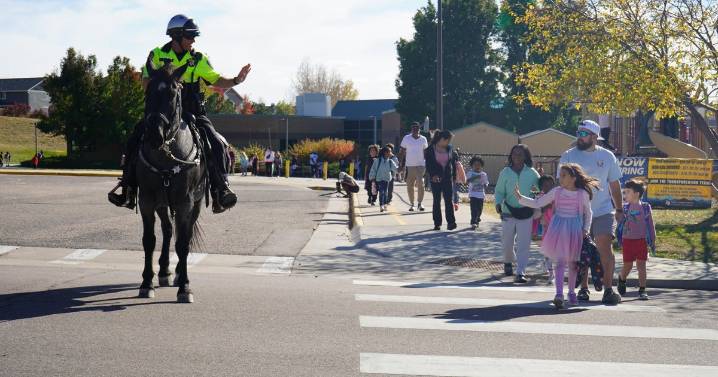 Mounted patrol as crossing guards help Colorado kids get some safely from school
