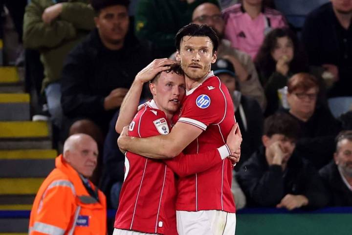 It is time for Wrexham to play Kieffer Moore and Nathan Broadhead together