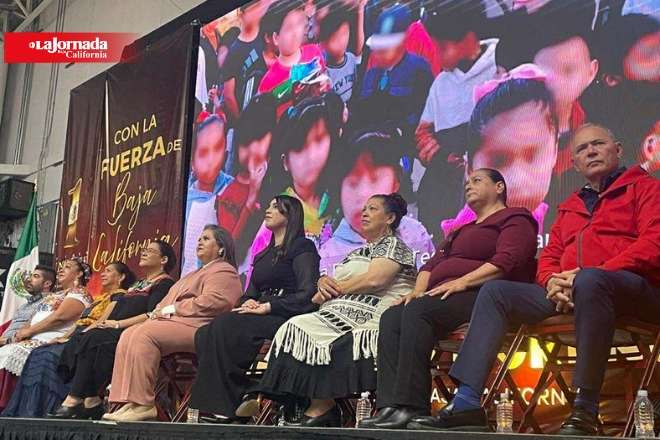 Evangelina Moreno presenta informe y posible candidatura para el 27