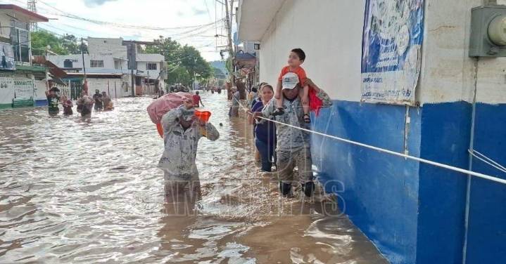 Lluvias dejan 41 muertos y 27 desaparecidos en cuatro estados