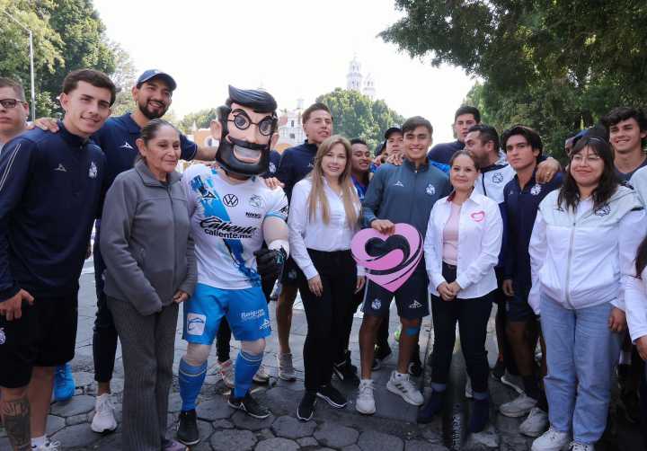 SEDIF recibe viáticos de la afición y del Club Puebla para la Sierra Norte