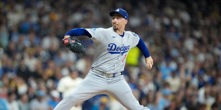 Dodgers barely hold on in 9th to beat Brewers 2