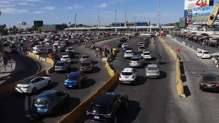 Control fronterizo con datos biométricos y fotografías podría alargar cruces en Tijuana, alerta experto
