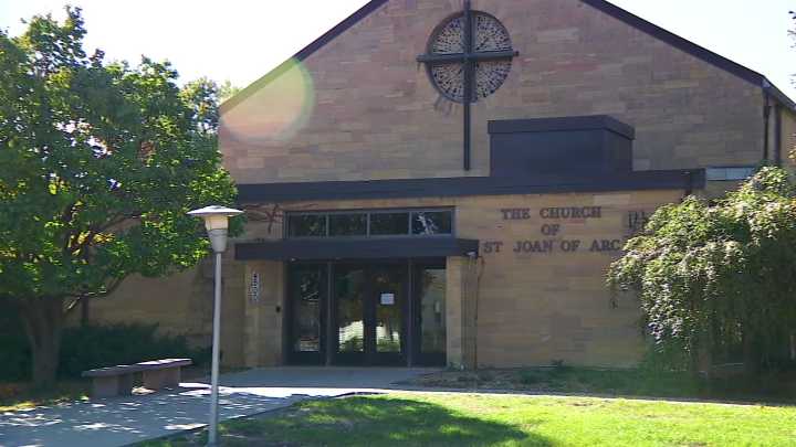 Men leaving Minneapolis Catholic church attacked, robbed by mob