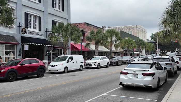 City council weighs parking solutions for Mount Dora’s busy downtown area