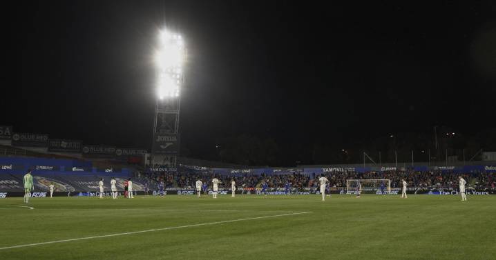 Los jugadores del Real Madrid secundan la protesta por el Villarreal