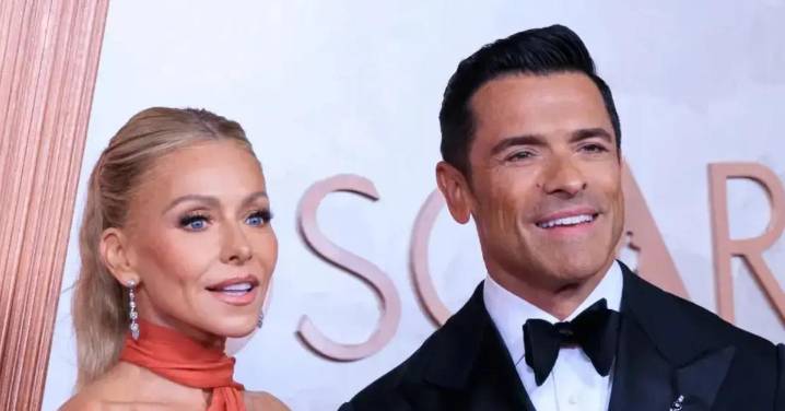 Kelly Ripa Snubs Mark Consuelos After He Jokes About Her Friends Wanting to Marry Him: 'I Wouldn't Get Too Confident'