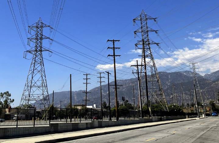 Insatiable energy demands of data centers could increase fossil fuel emissions in California