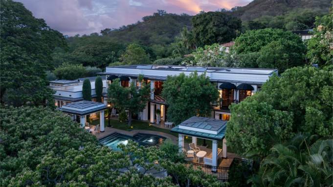 This $34 Million Ocean-View Hawaii Estate Is a Living Jewel Box