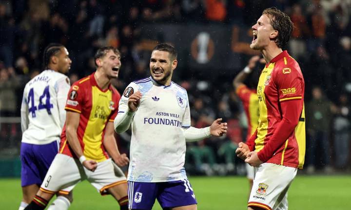 Go Ahead Eagles 2-1 Aston Villa: Emiliano Buendia skies crucial penalty as Villans stunned