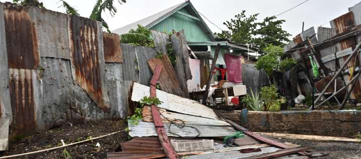 El potente huracán Melissa ya tocó tierra en Jamaica con categoría 5