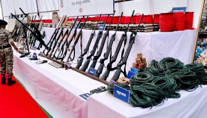 Chhattisgarh: Maoists Likely To Surrender En-Mass In Kaner, Says Sources