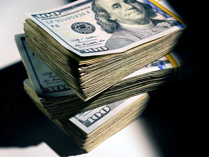 Lawmakers float a nationwide basic income experiment that would cover the cost of a 2