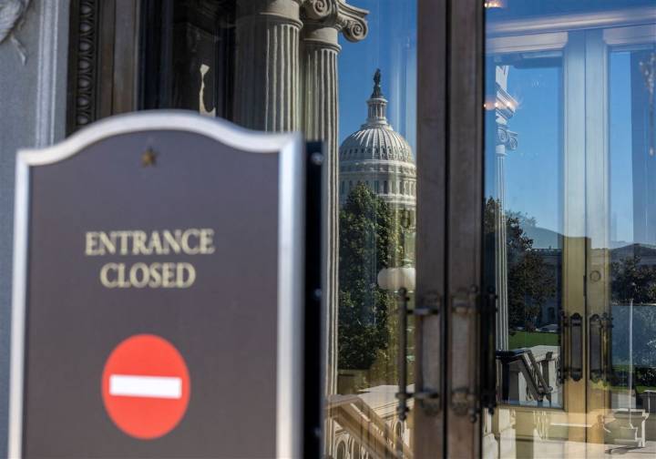 Shutdown update: Largest federal workers union calls on lawmakers to pass a stopgap funding measure