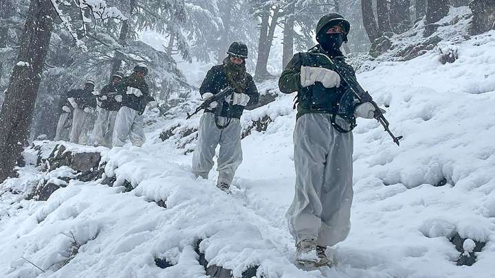 2 soldiers missing amid snowstorm in South Kashmir mountains, search ops underway