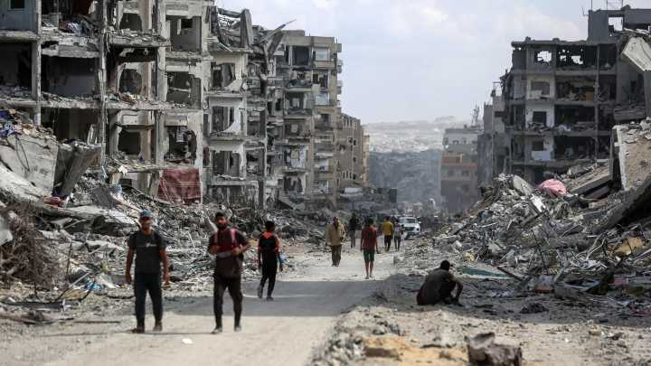 Un ataque israelí a un minibús en Gaza mata a 11 gazatíes de la misma familia