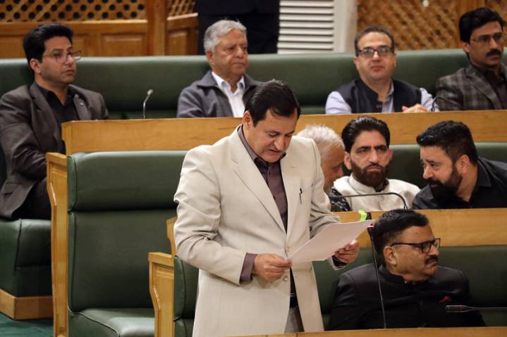 Govt finalizing weather-based crop insurance scheme