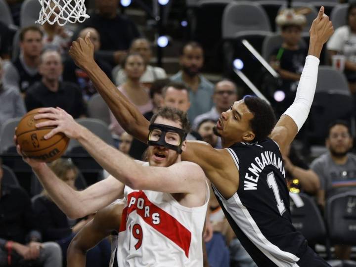 Wembanyama an unstoppable force in Spurs' win over Raptors
