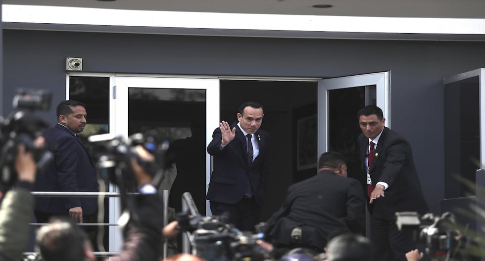 José Jerí compró dulces y pidió calma al asegurar que luchará contra el crimen