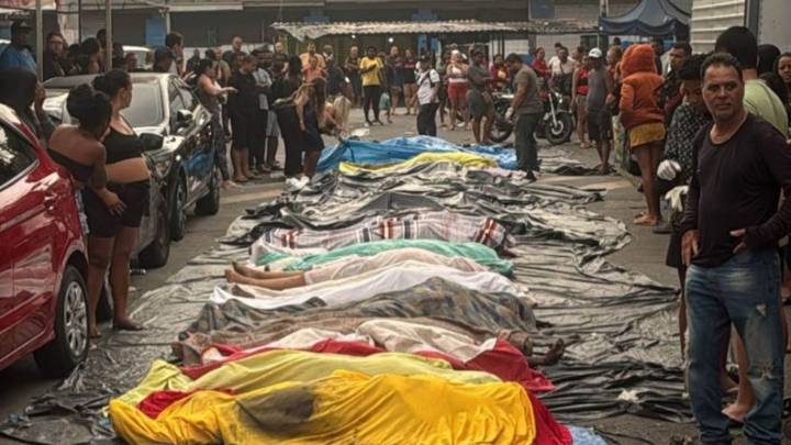 Río de Janeiro: tras el sangriento operativo, vecinos trasladaron decenas de cuerpos a una plaza