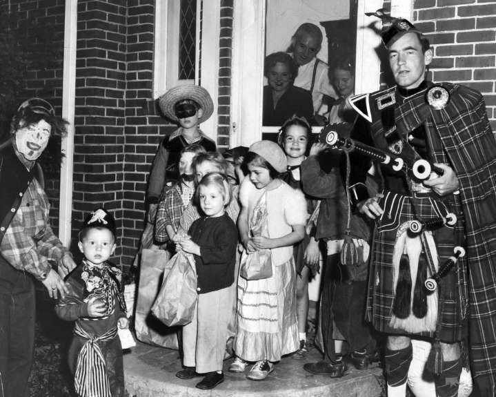 Lake Bluff, Lake Forest set trick or treat hours for Friday.