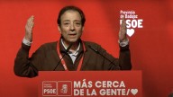 Fernández Vara se encuentra en una situación "muy frágil" y acompañado de su familia