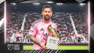 Lionel Messi presented with Golden Boot in pregame ceremony