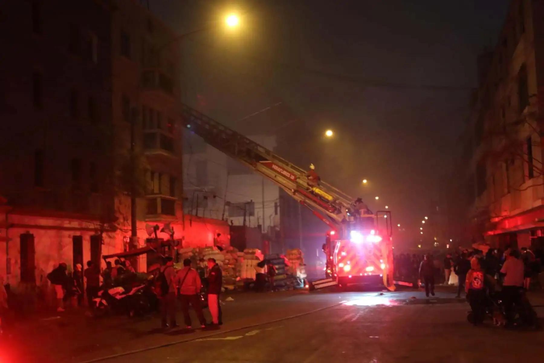 Incendios en Centro Histórico de Lima: ocurren en los jirones Huanta y Miroquesada