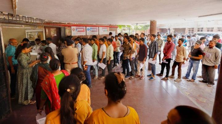RRB JE Recruitment 2025: Application Begins For 2,570 Junior Engineer Posts; Check Details