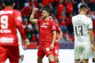 Humilla Toluca a Querétaro y se afianza como líder
