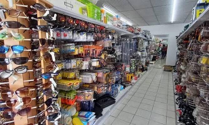 “Aparentan cumplir las normas”: estudio de la CNC detecta  “formalidad incompleta” y riesgos sanitarios en malls chinos