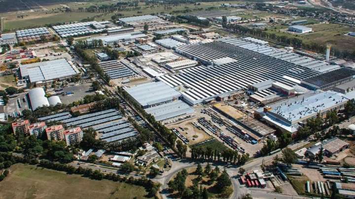 Renault despide a 300 trabajadores de su planta de Córdoba