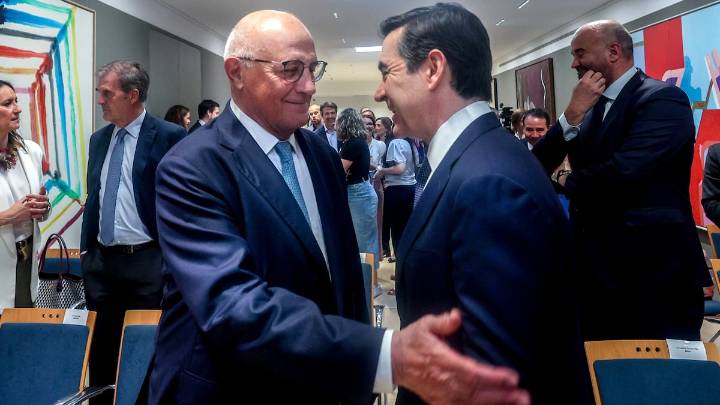 Torres a Oliu: “Enhorabuena, Josep, ha sido una sorpresa el resultado”. “También para mí”.