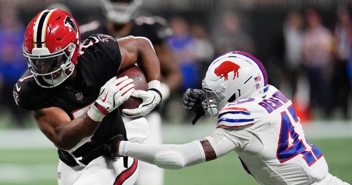 NFL's 'best player'? Falcons' Bijan Robinson makes his case with historic performance on 'MNF'