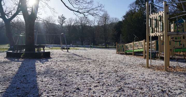 Snow expected in UK TODAY as Arctic air sends temperatures plummeting